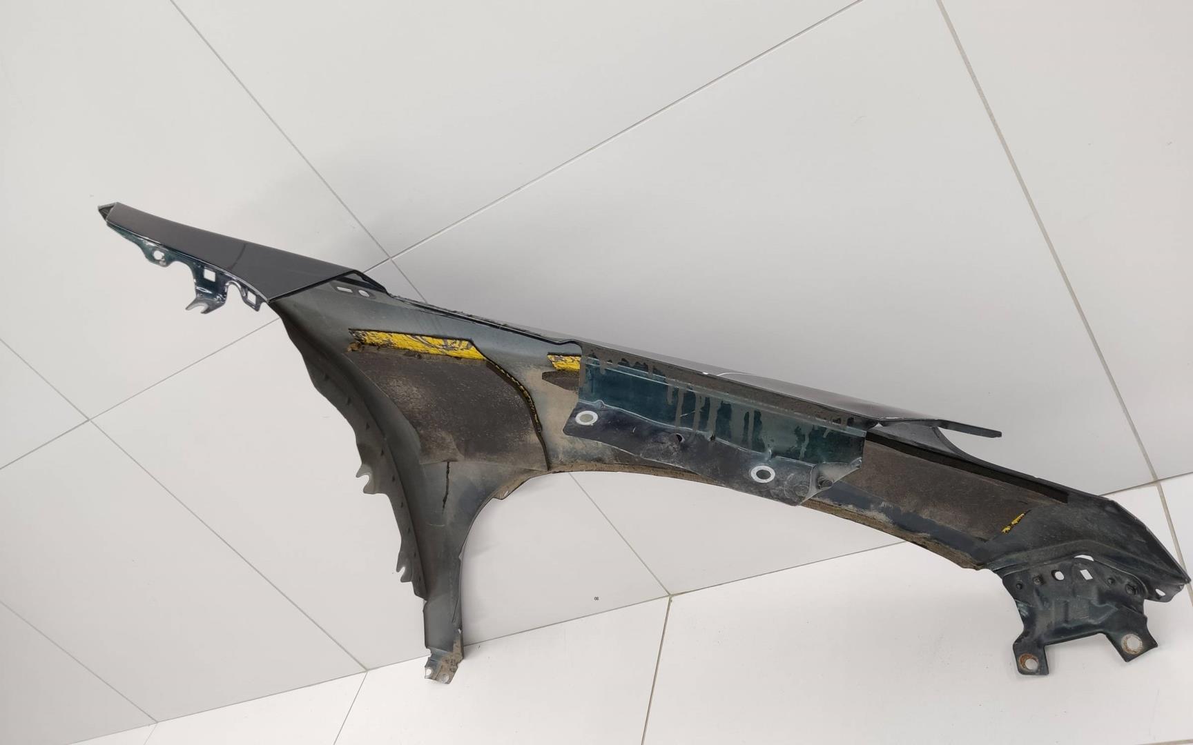 Крыло переднее левое