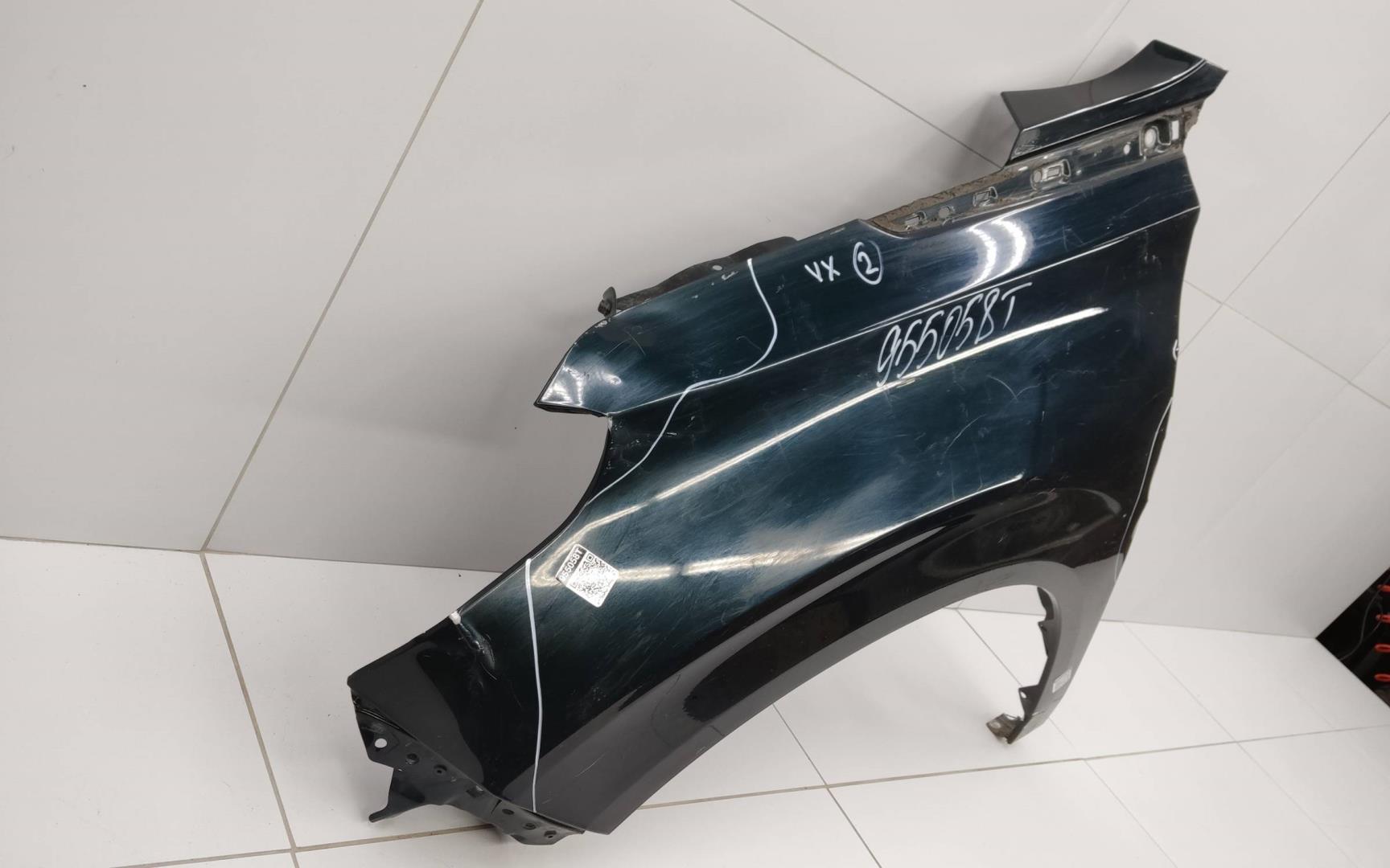 Крыло переднее левое