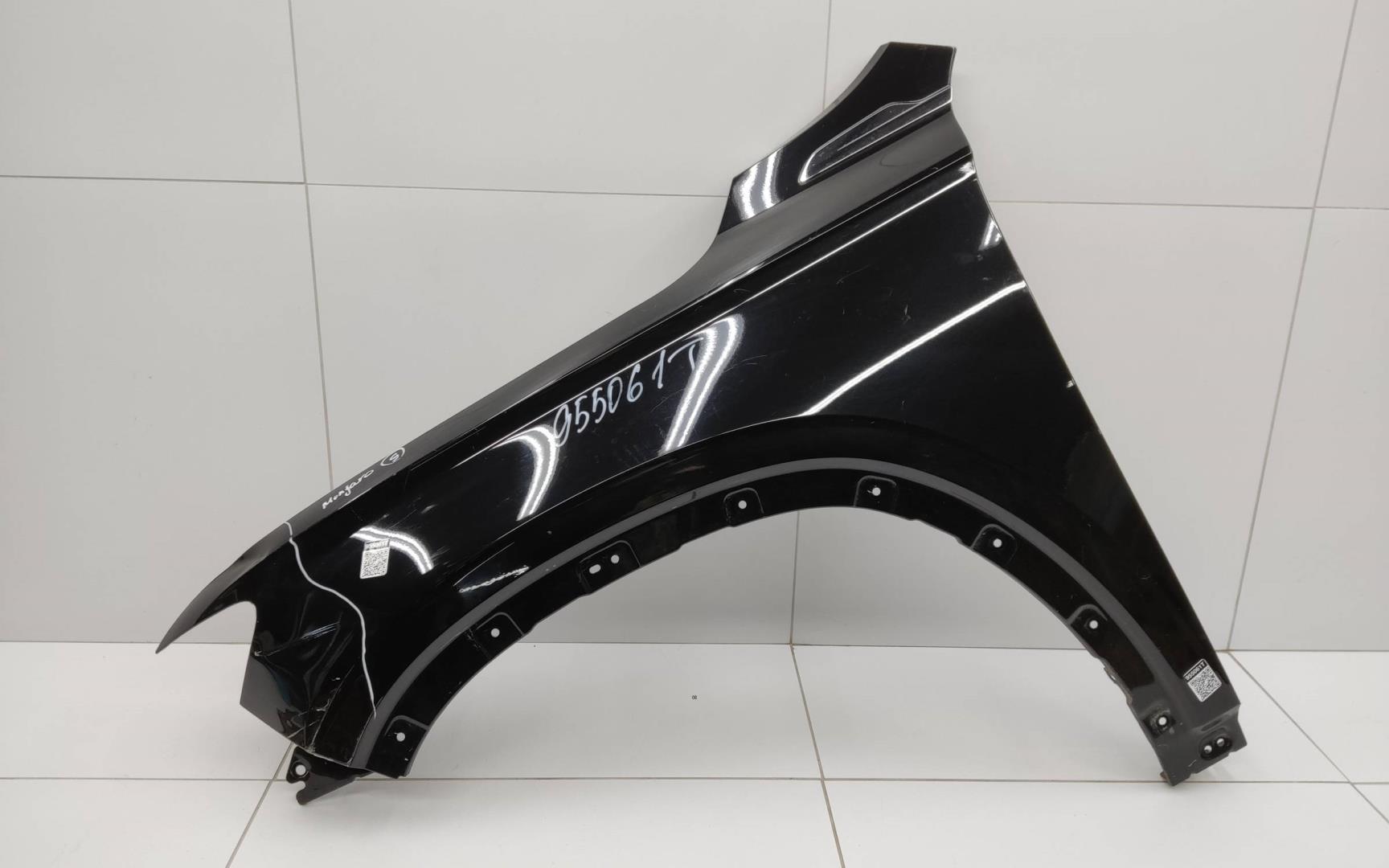 Крыло переднее левое