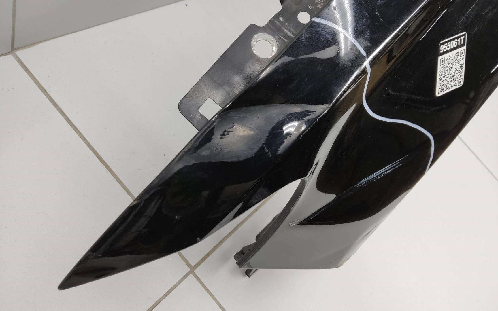 Крыло переднее левое