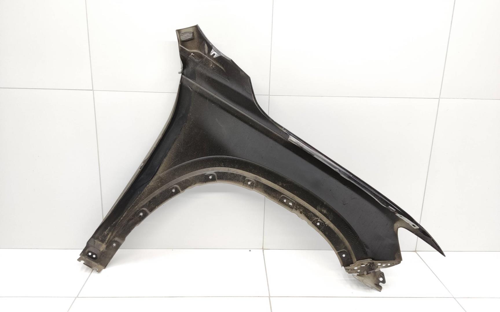 Крыло переднее левое