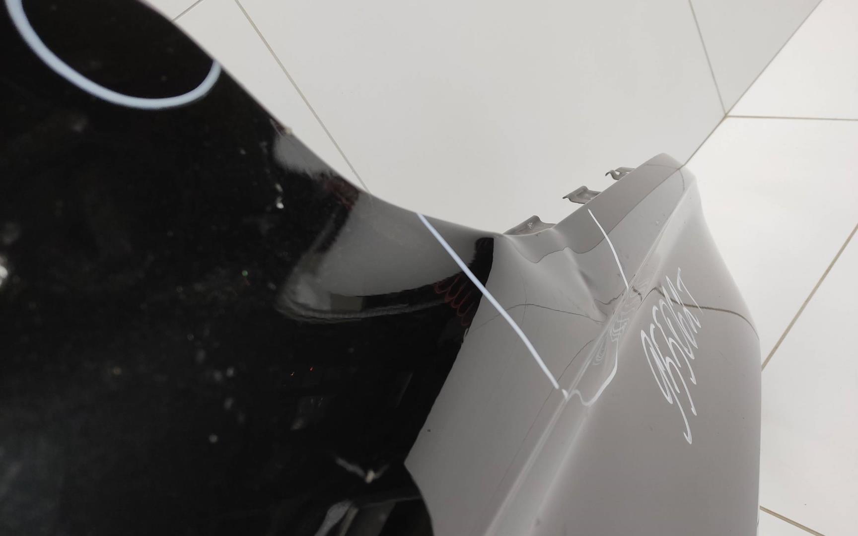 Крыло переднее правое