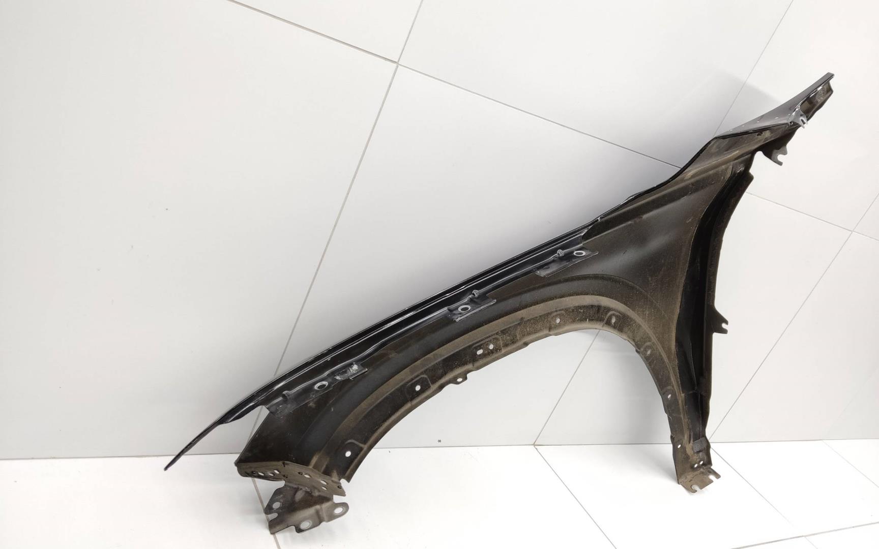 Крыло переднее правое