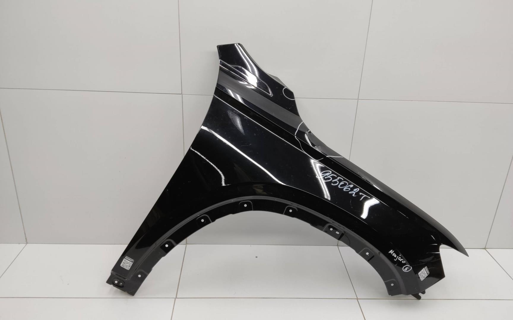 Крыло переднее правое