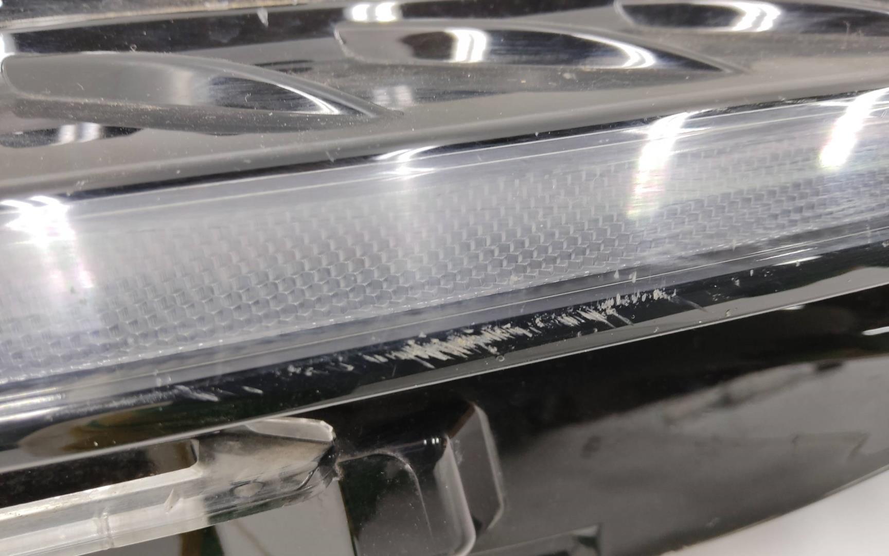 Фара дневного света правая (ходовые огни)