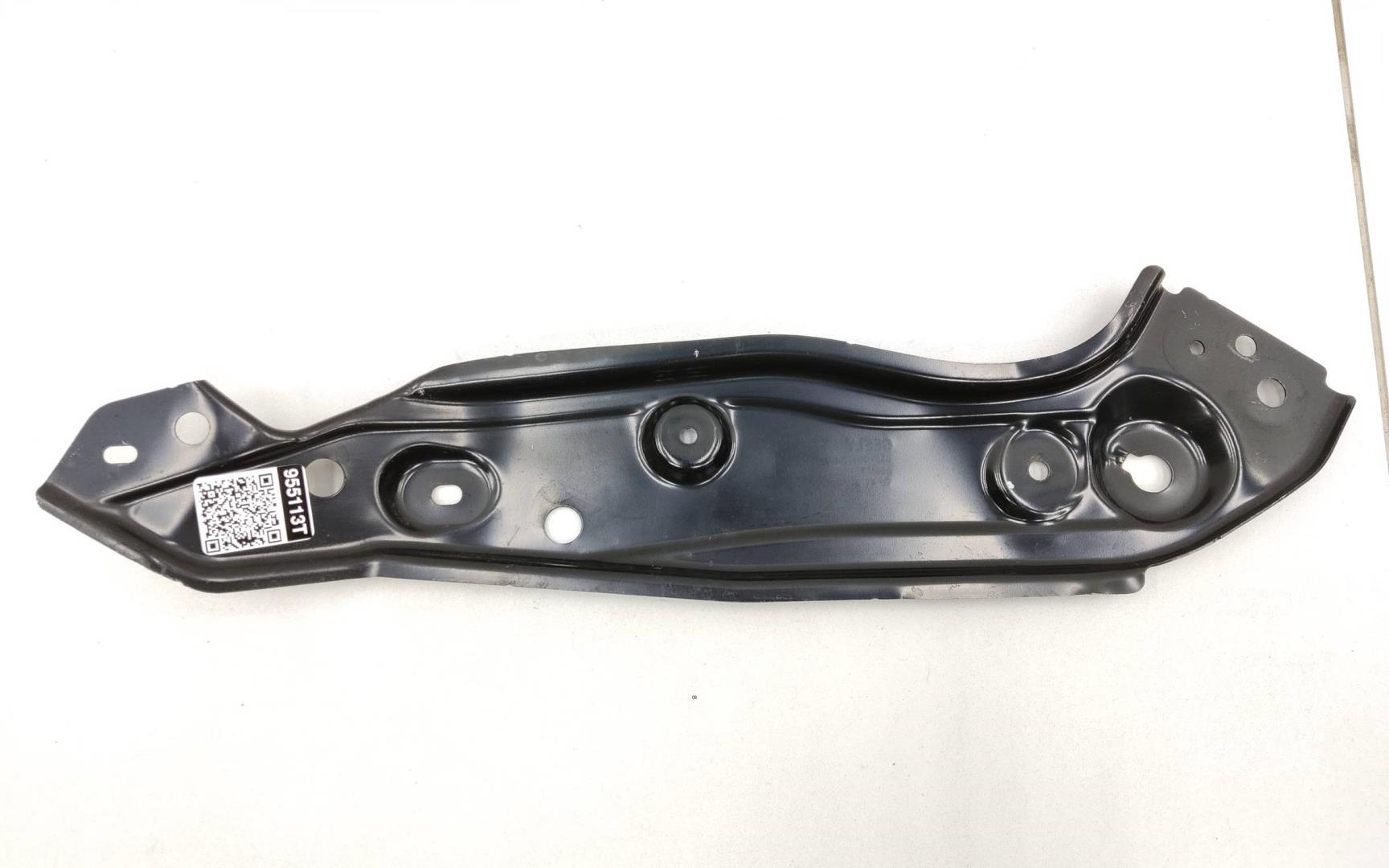 Кронштейн фар левый