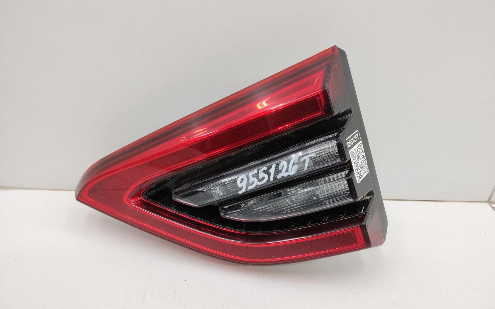 Фонарь задний внутренний правый