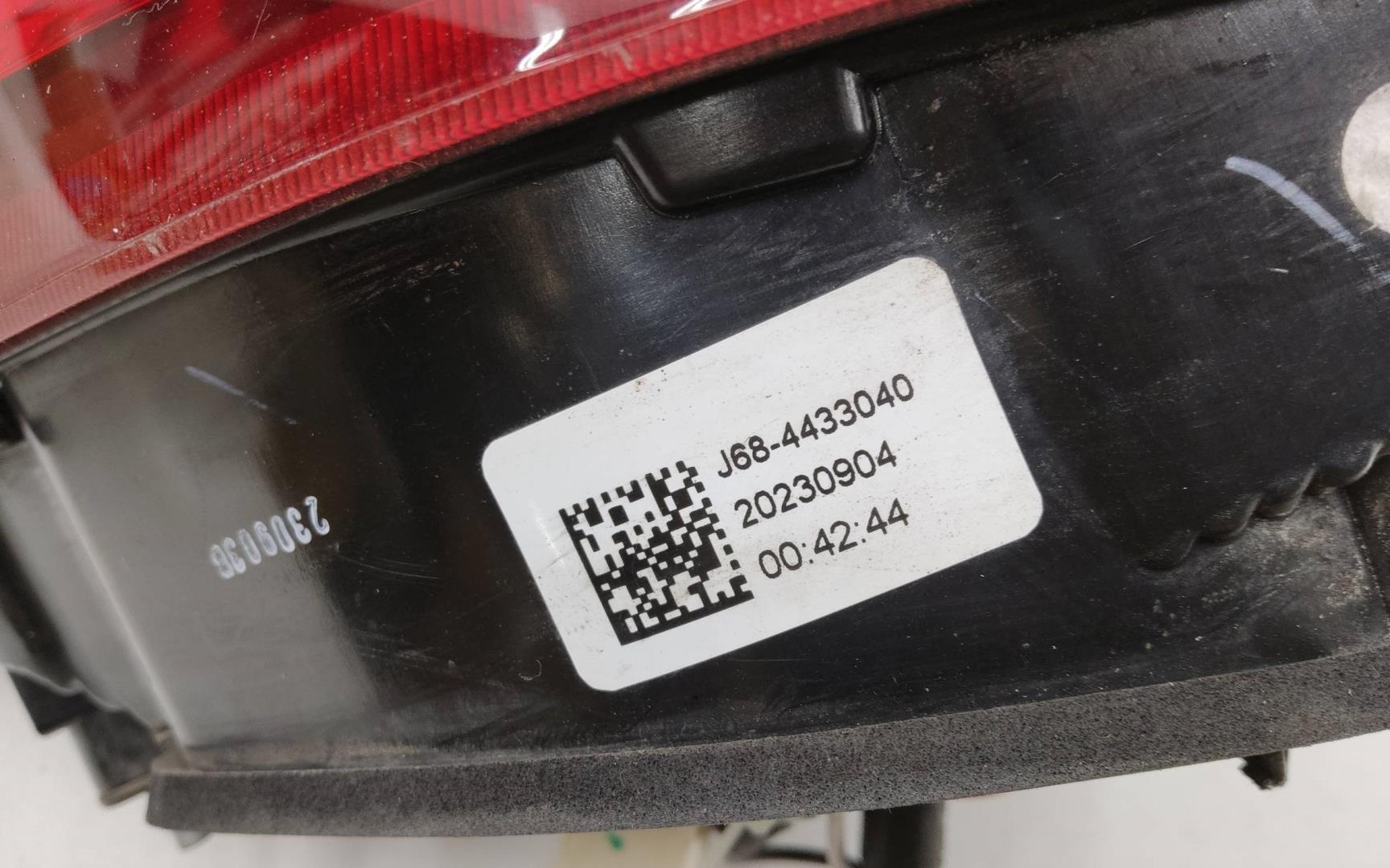 Фонарь задний внутренний правый