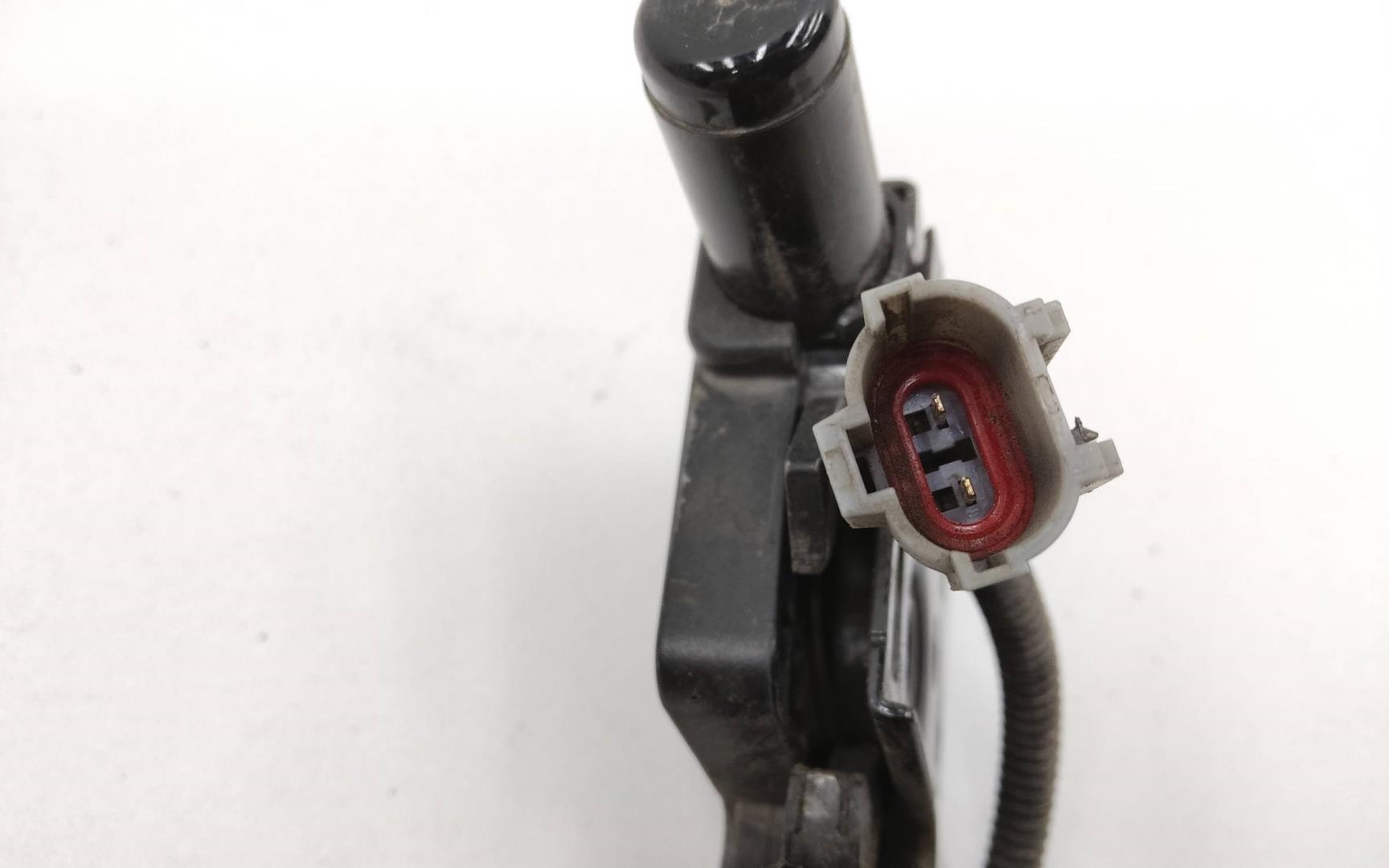 Замок капота