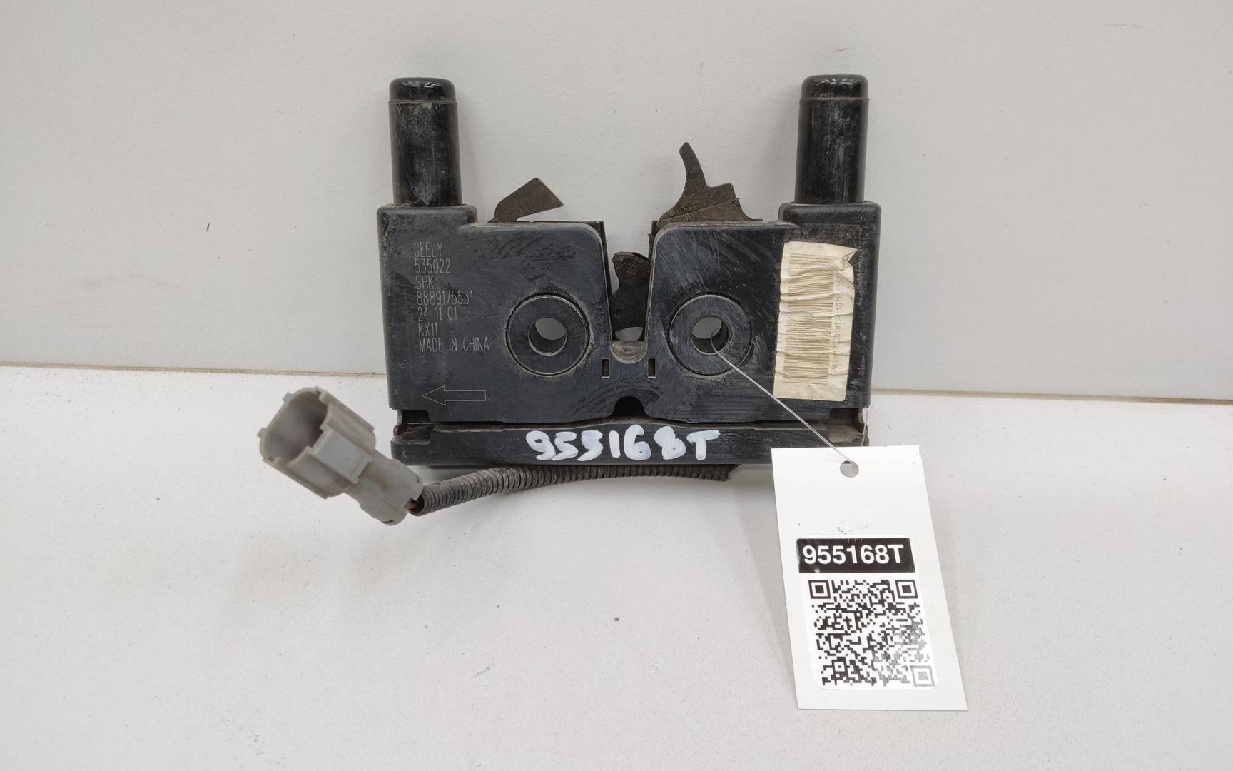 Замок капота