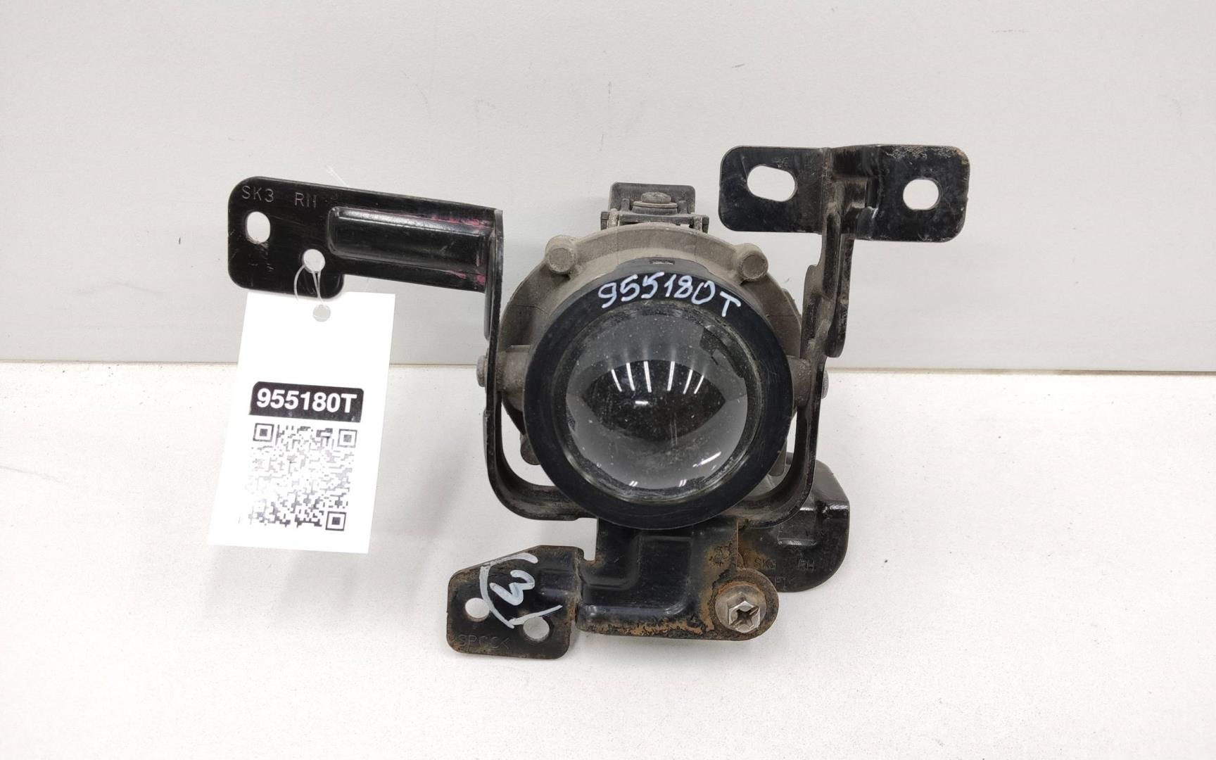 Фара противотуманная правая