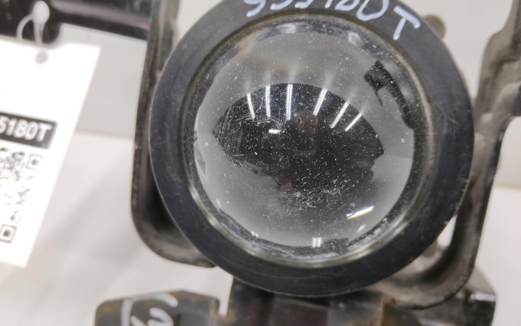 Фара противотуманная правая