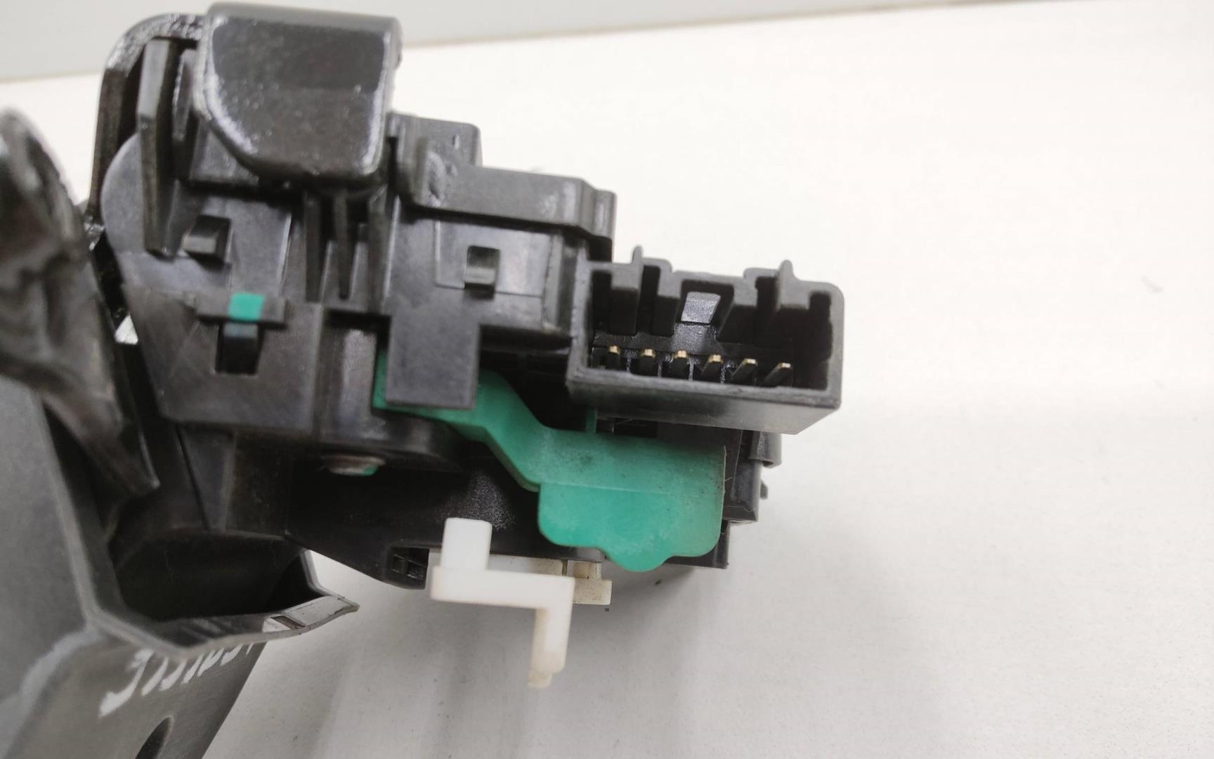 Замок багажника