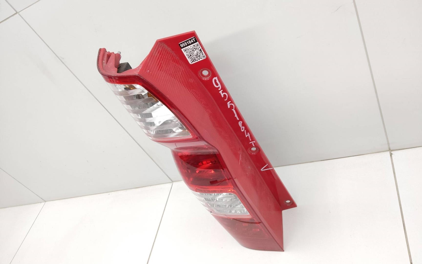 Фонарь задний левый