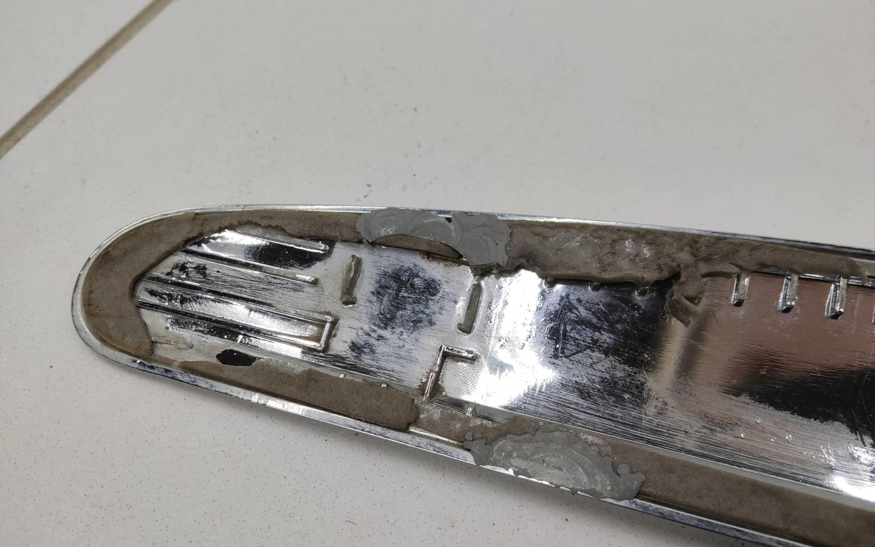 Молдинг задней левой двери