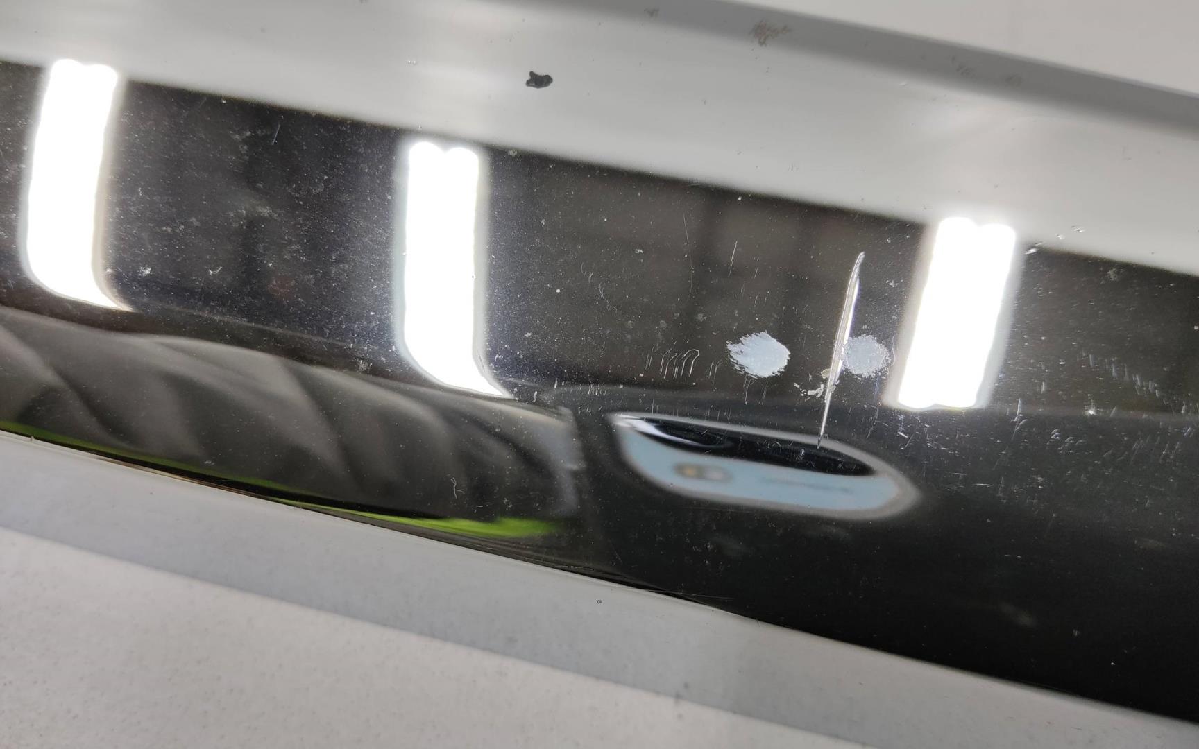 Молдинг задней левой двери