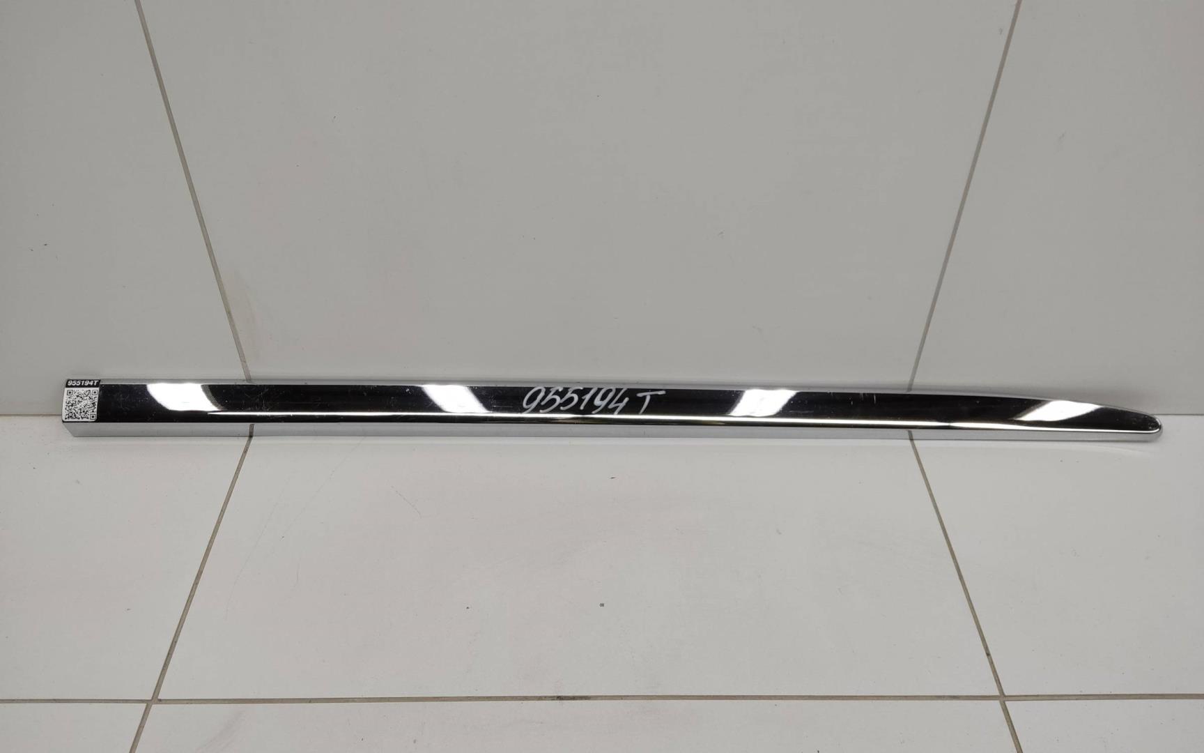 Молдинг задней левой двери