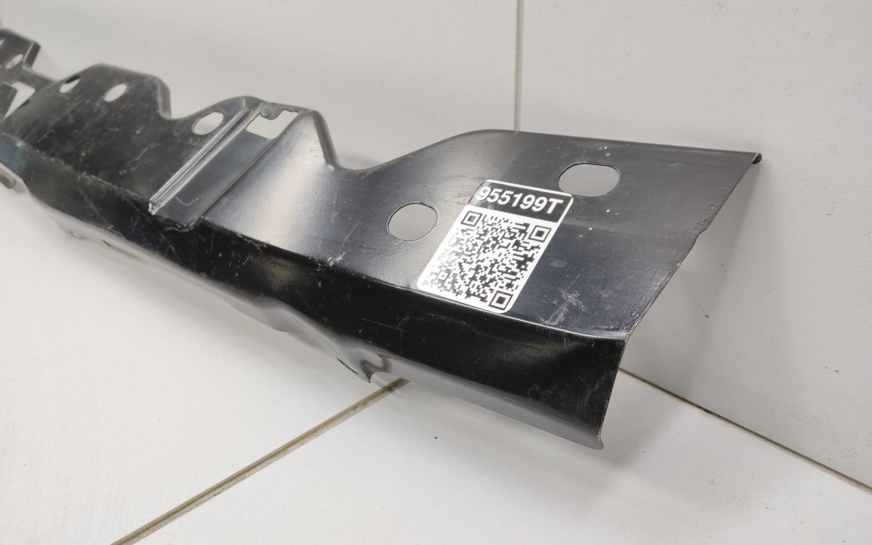 Усилитель переднего бампера