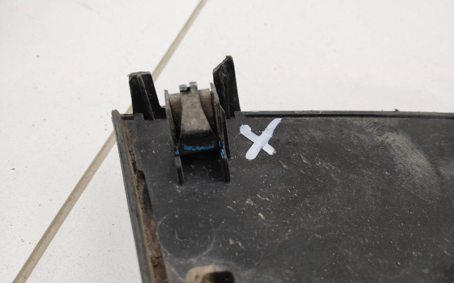 Накладка заднего крыла левого