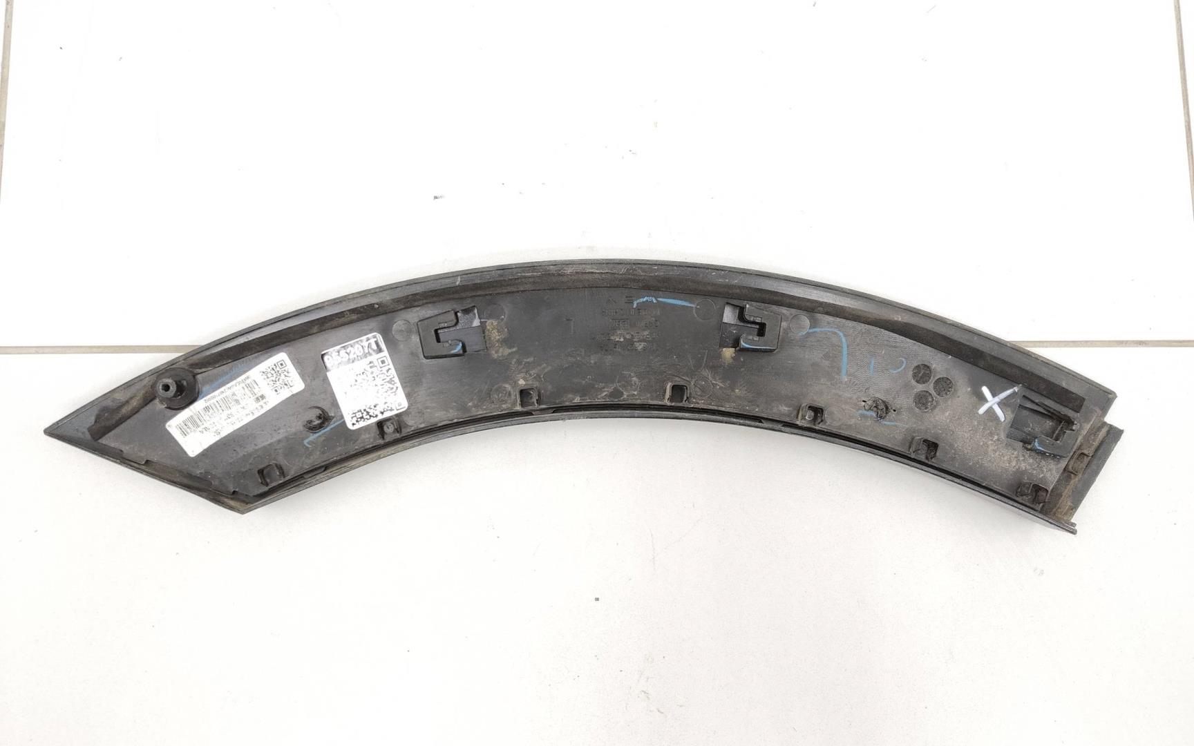 Накладка двери задней левой