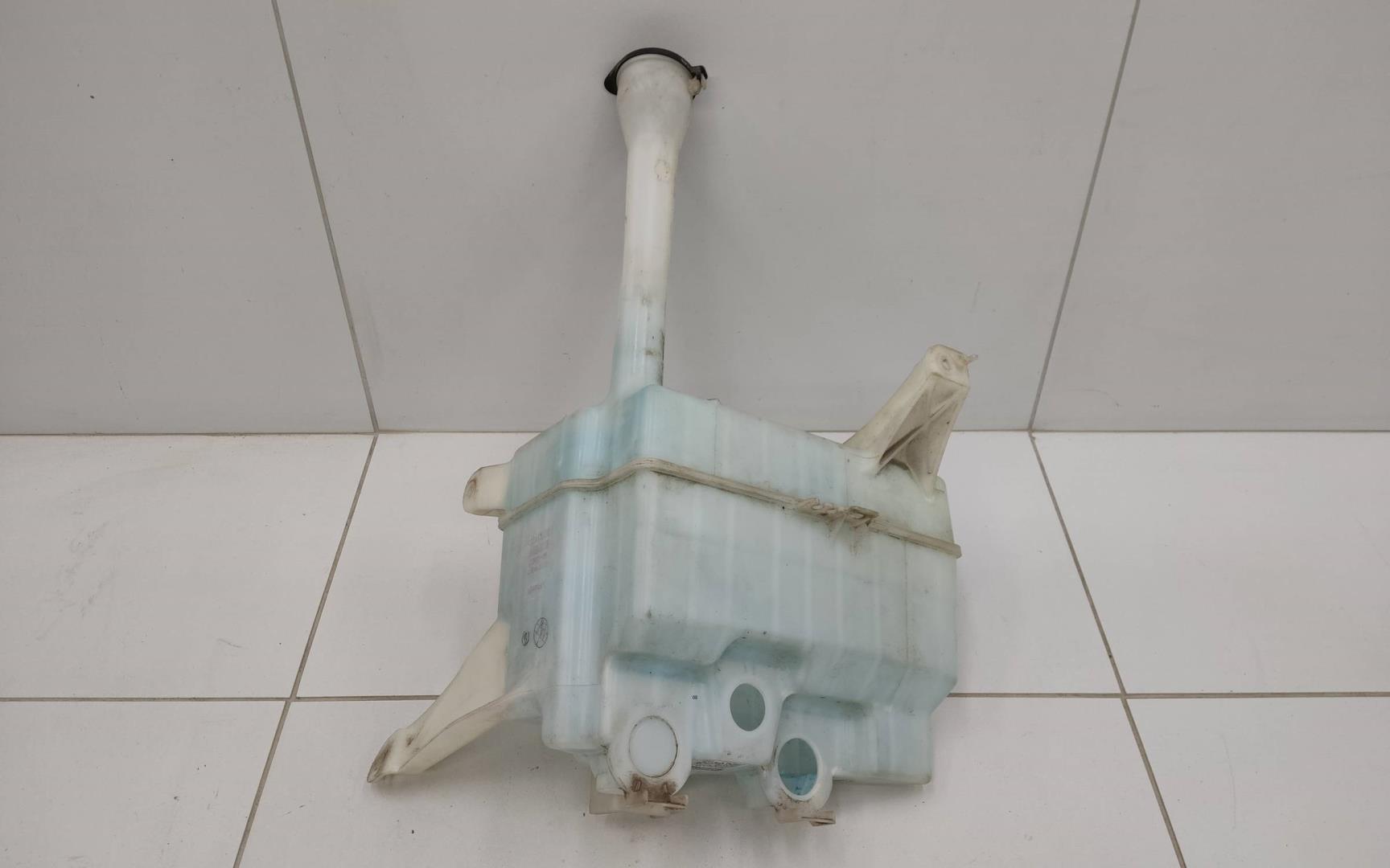 Бачок омывателя лобового стекла