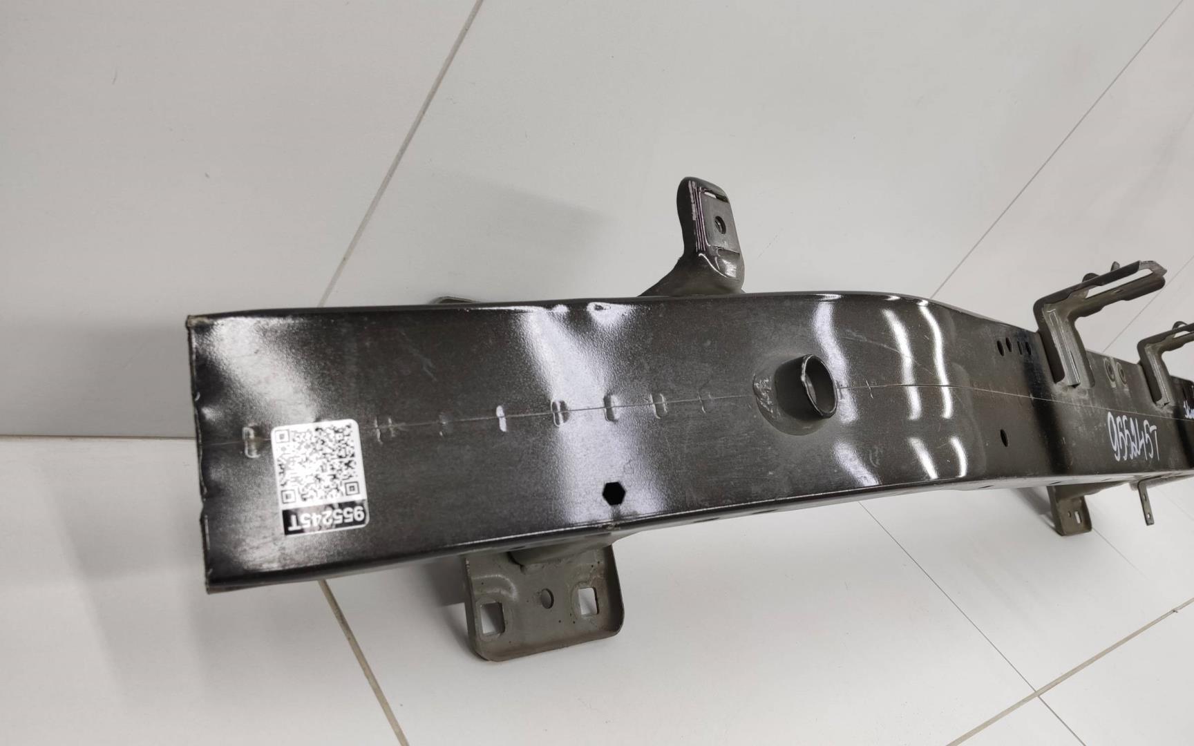 Усилитель переднего бампера