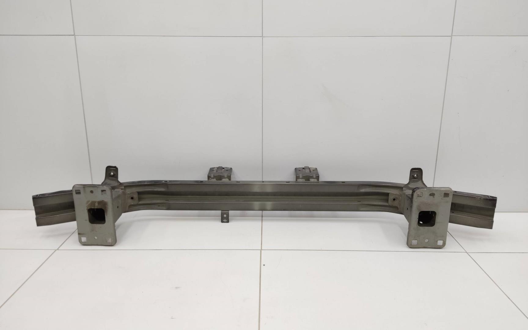 Усилитель переднего бампера