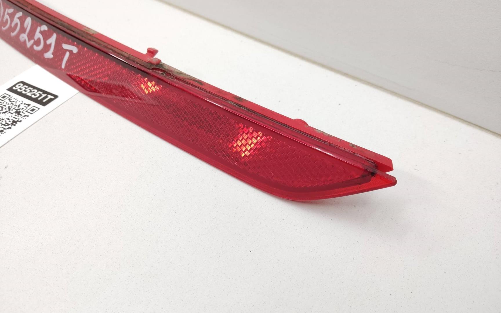 Отражатель в бампер задний левый