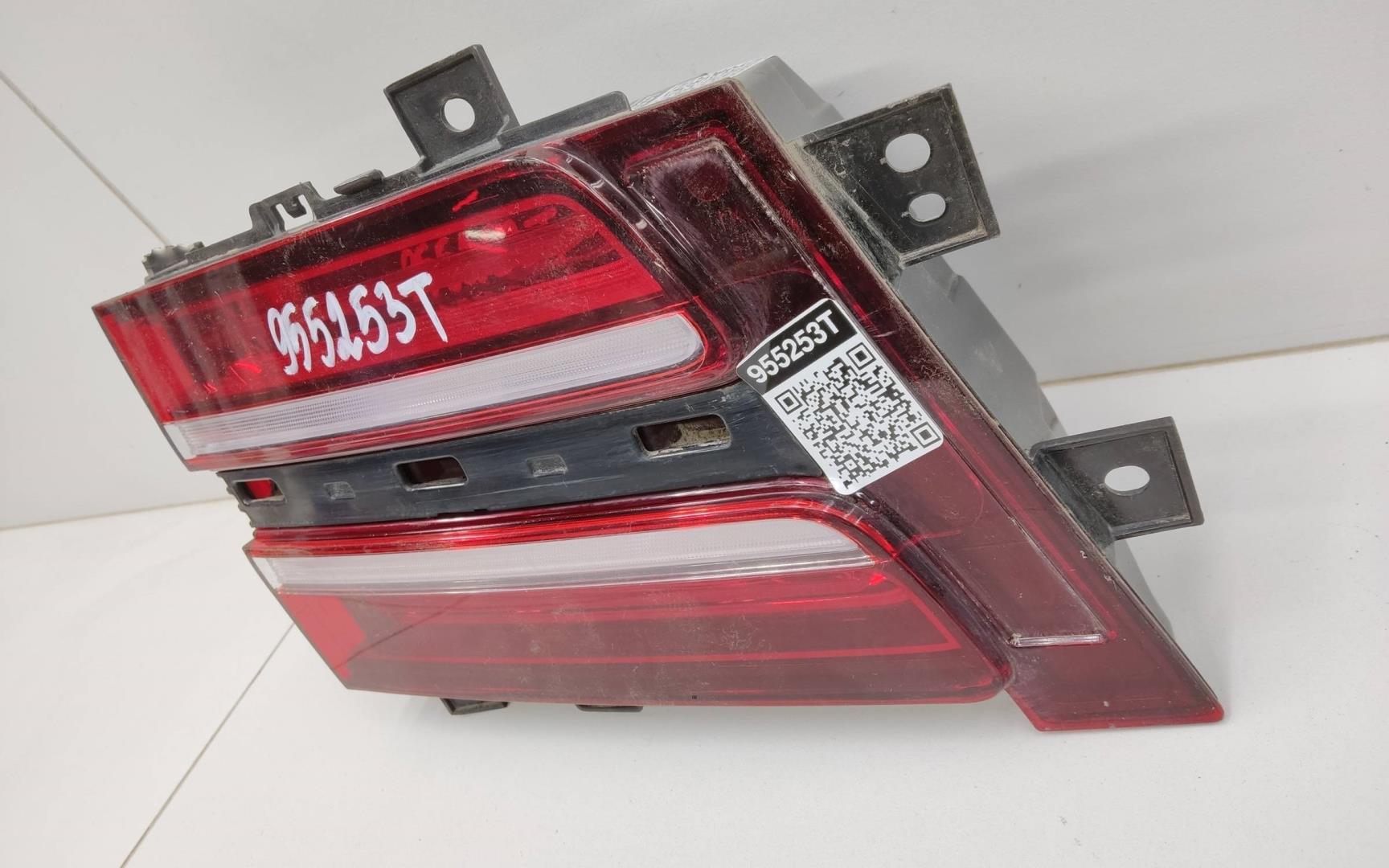 Фонарь задний внутренний левый