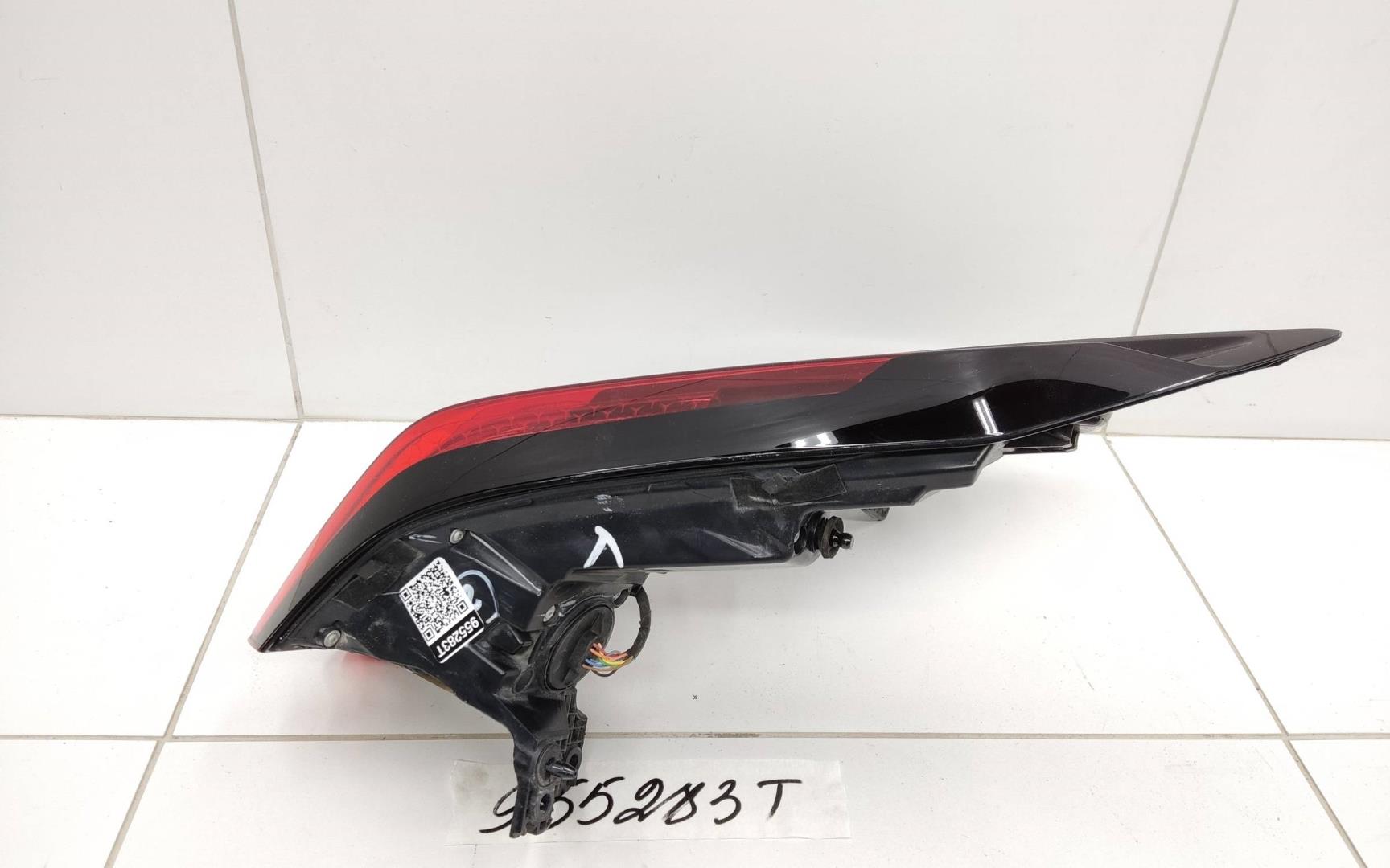 Фонарь задний наружный левый