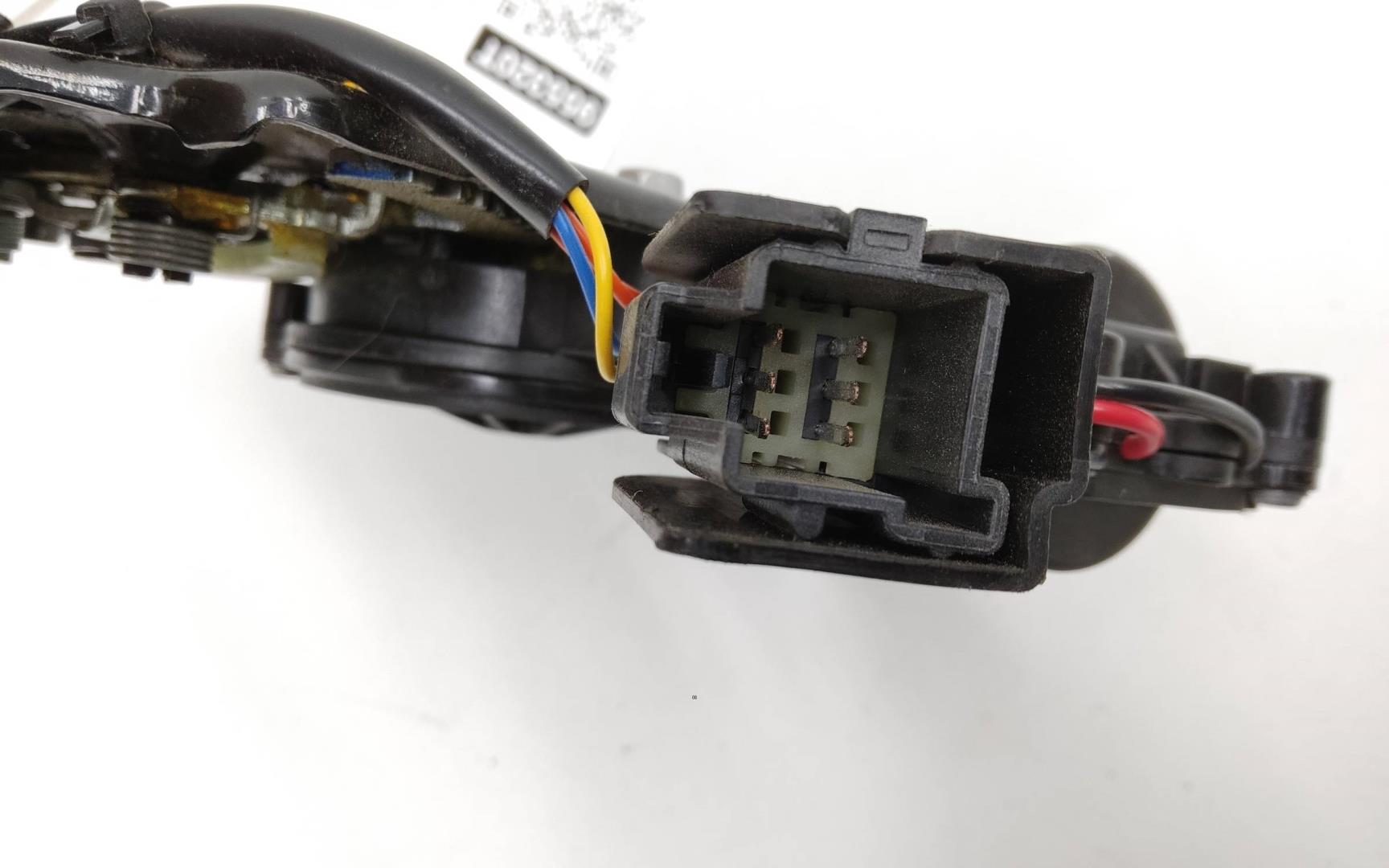 Замок багажника