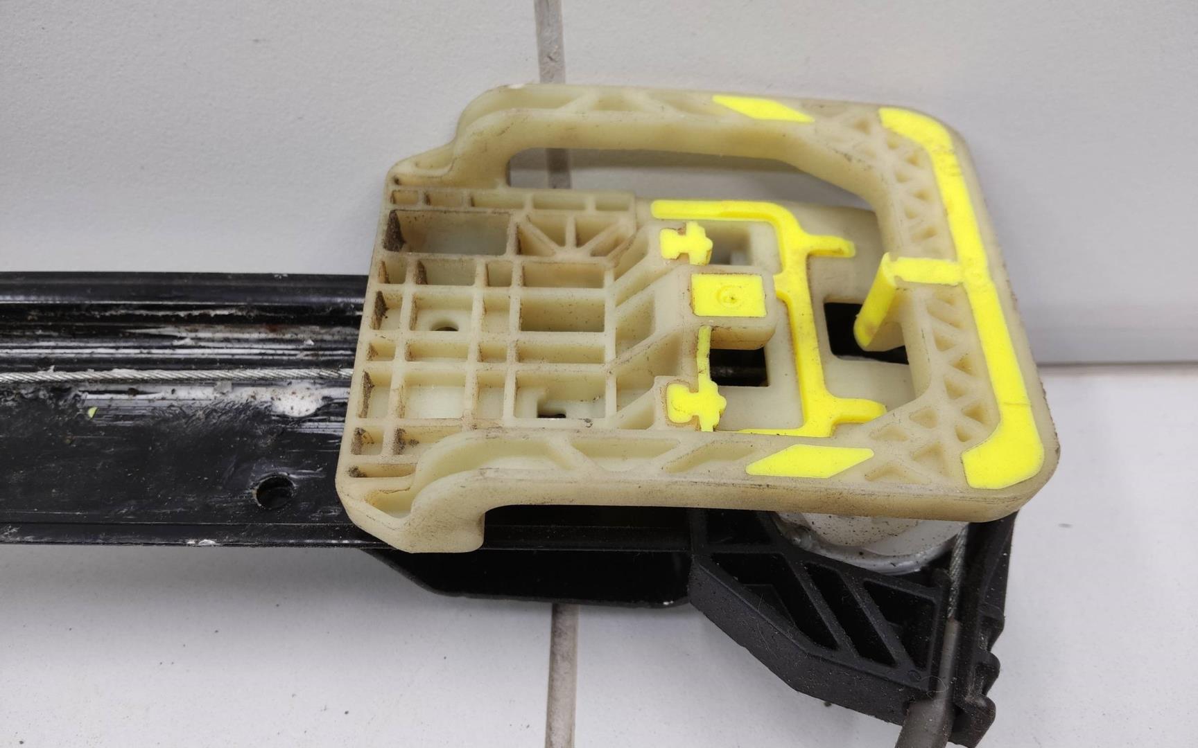 Стеклоподъемник электр. передний правый