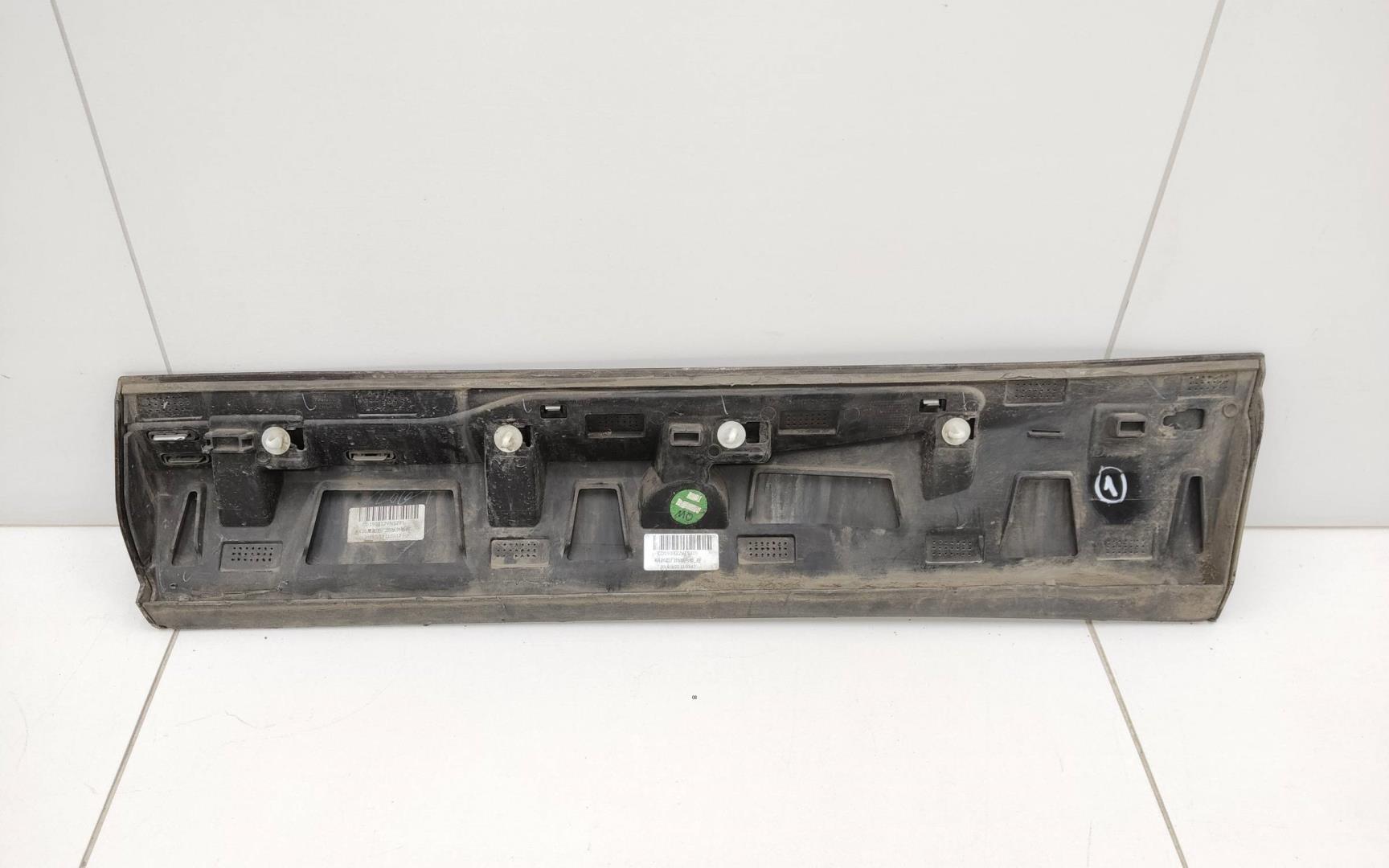 Накладка двери задней правой