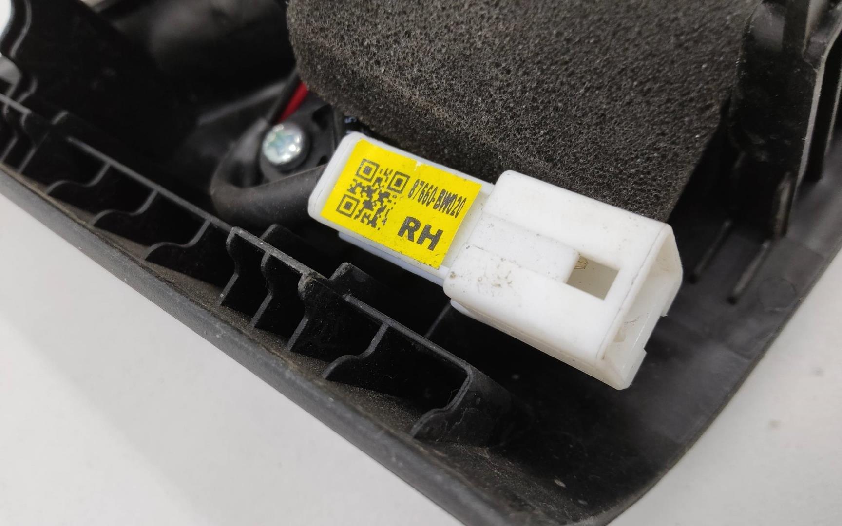 Накладка зеркала правого внутренняя