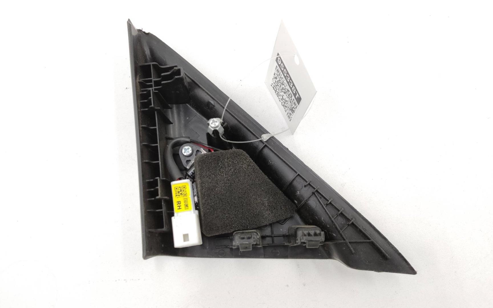 Накладка зеркала правого внутренняя