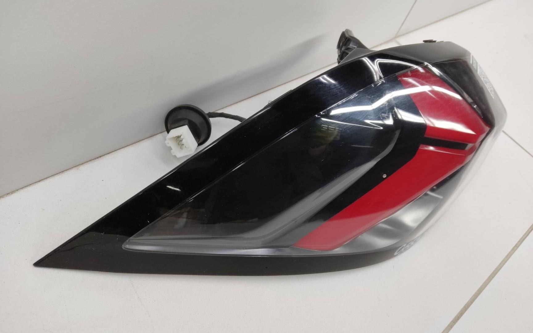 Фонарь задний наружный левый