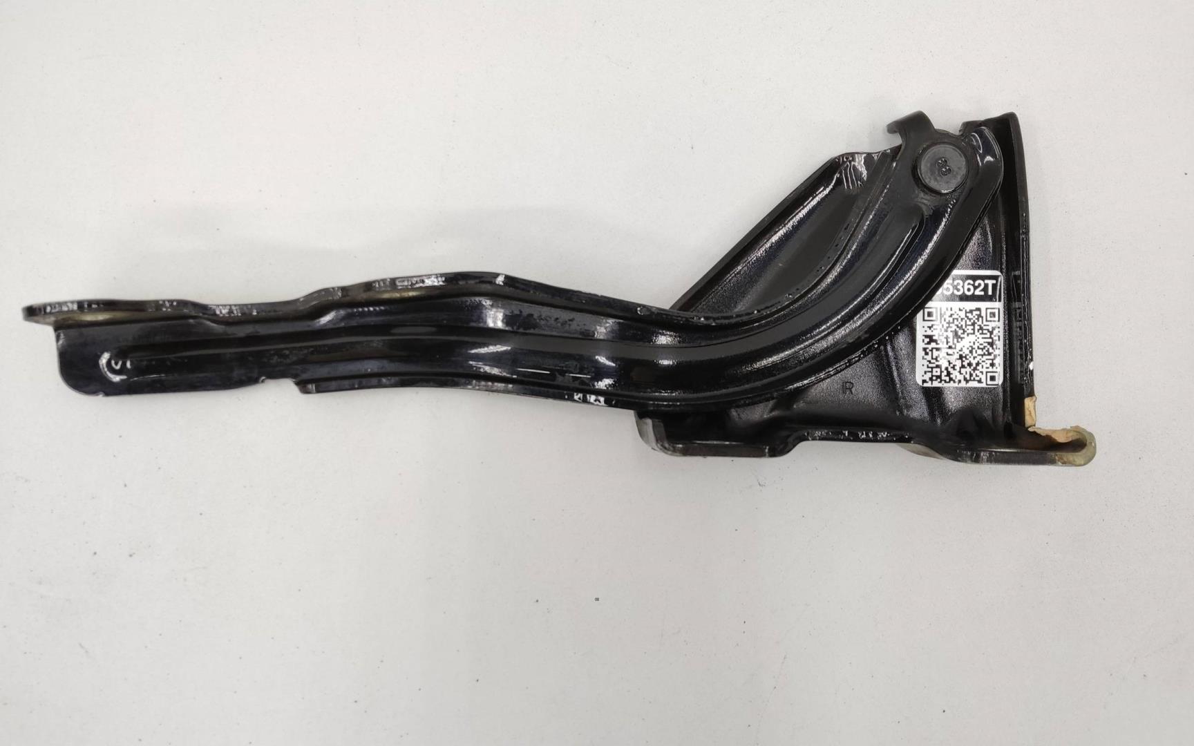 Петля капота правая