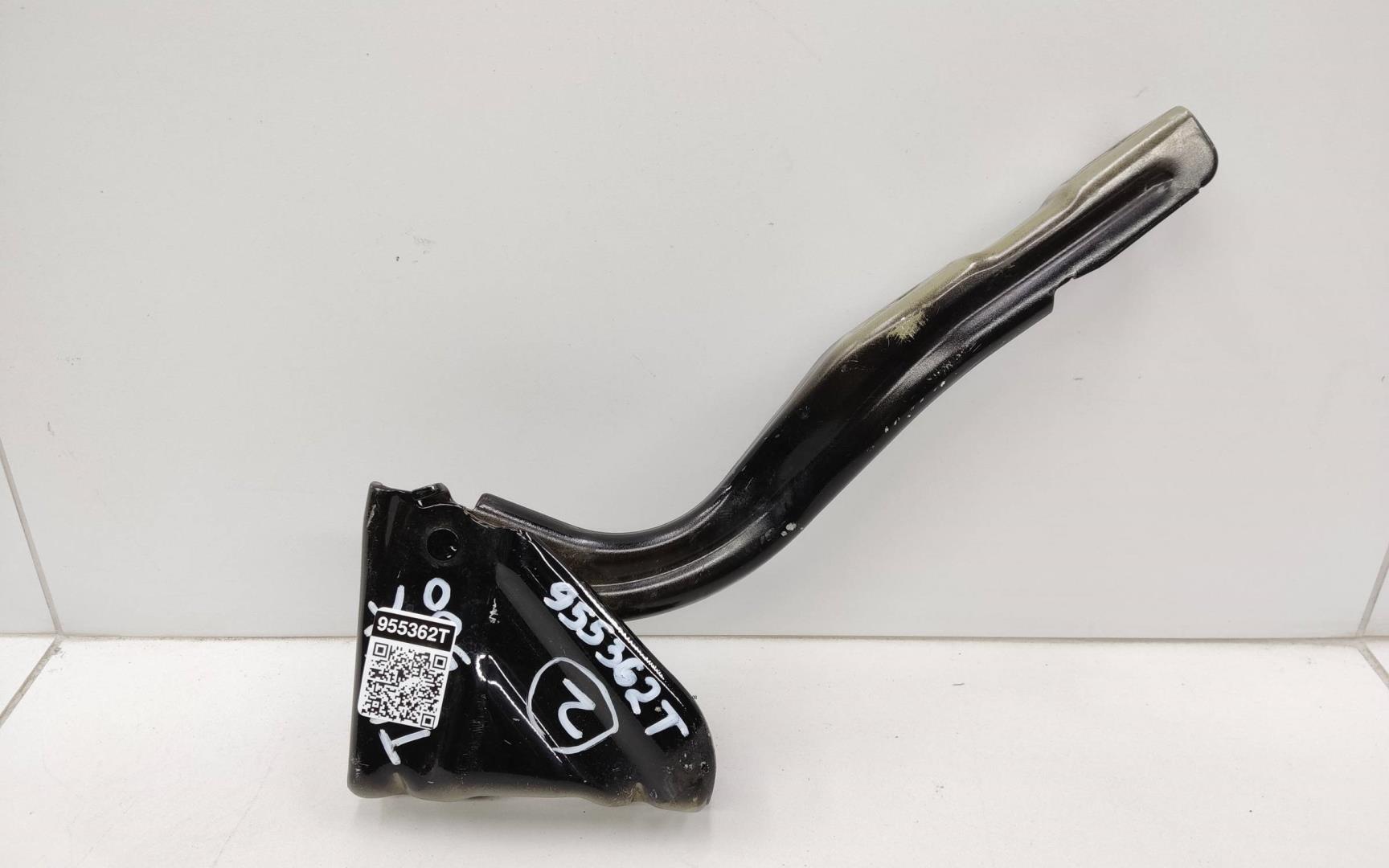 Петля капота правая