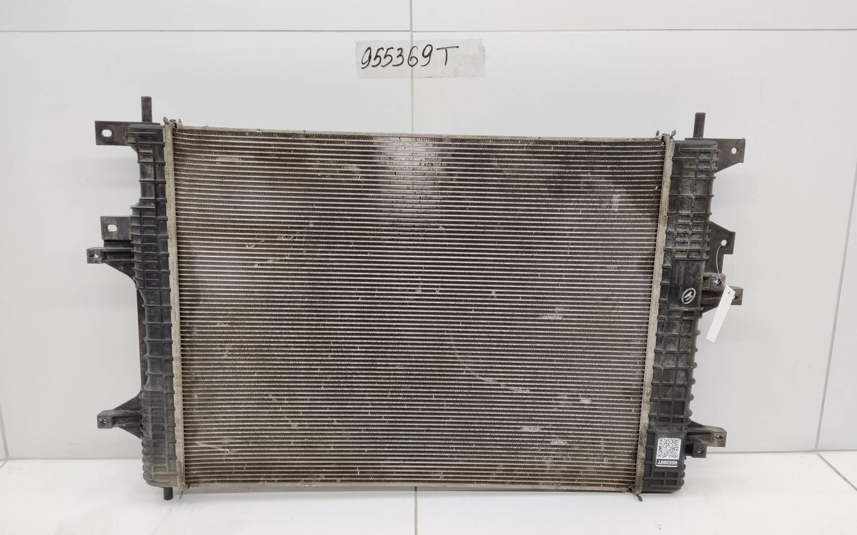 Радиатор охлаждения двигателя основной