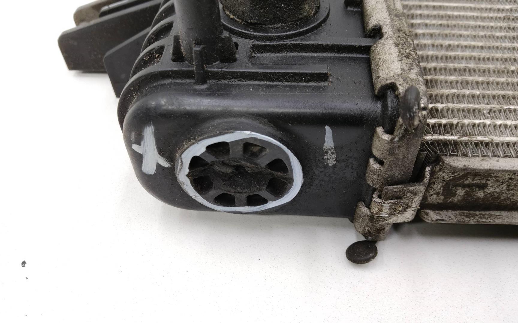 Радиатор охлаждения двигателя основной