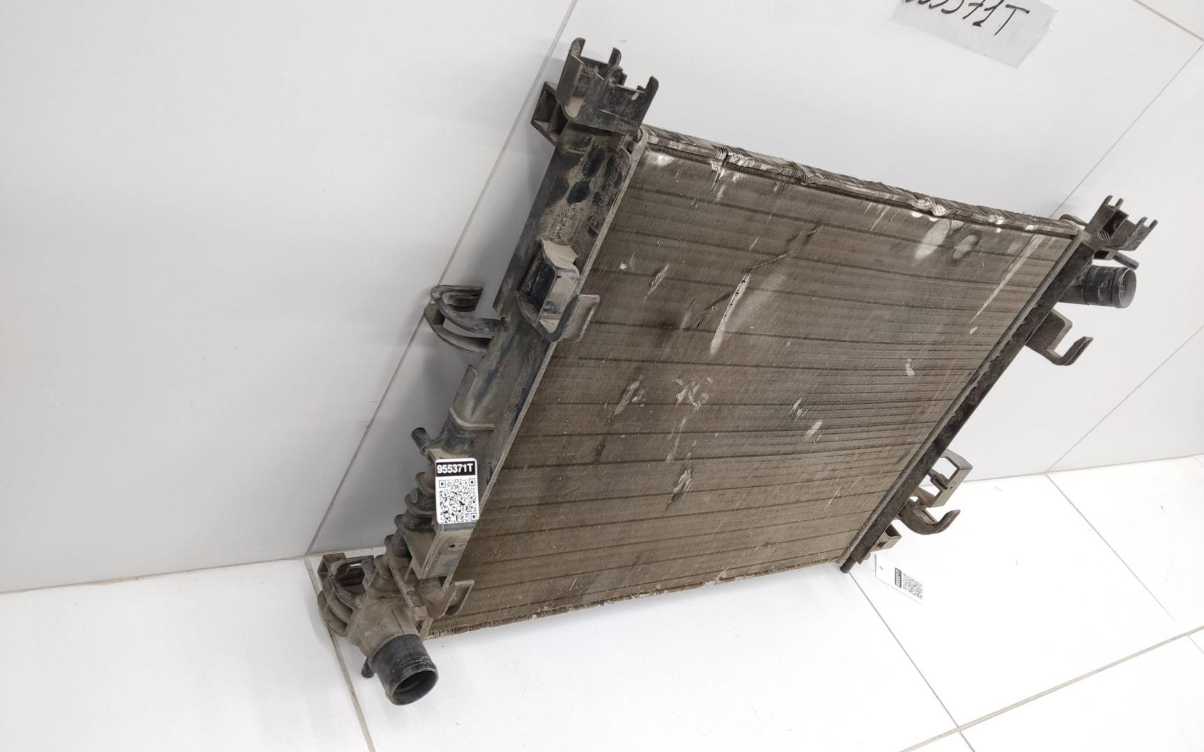 Радиатор охлаждения двигателя основной