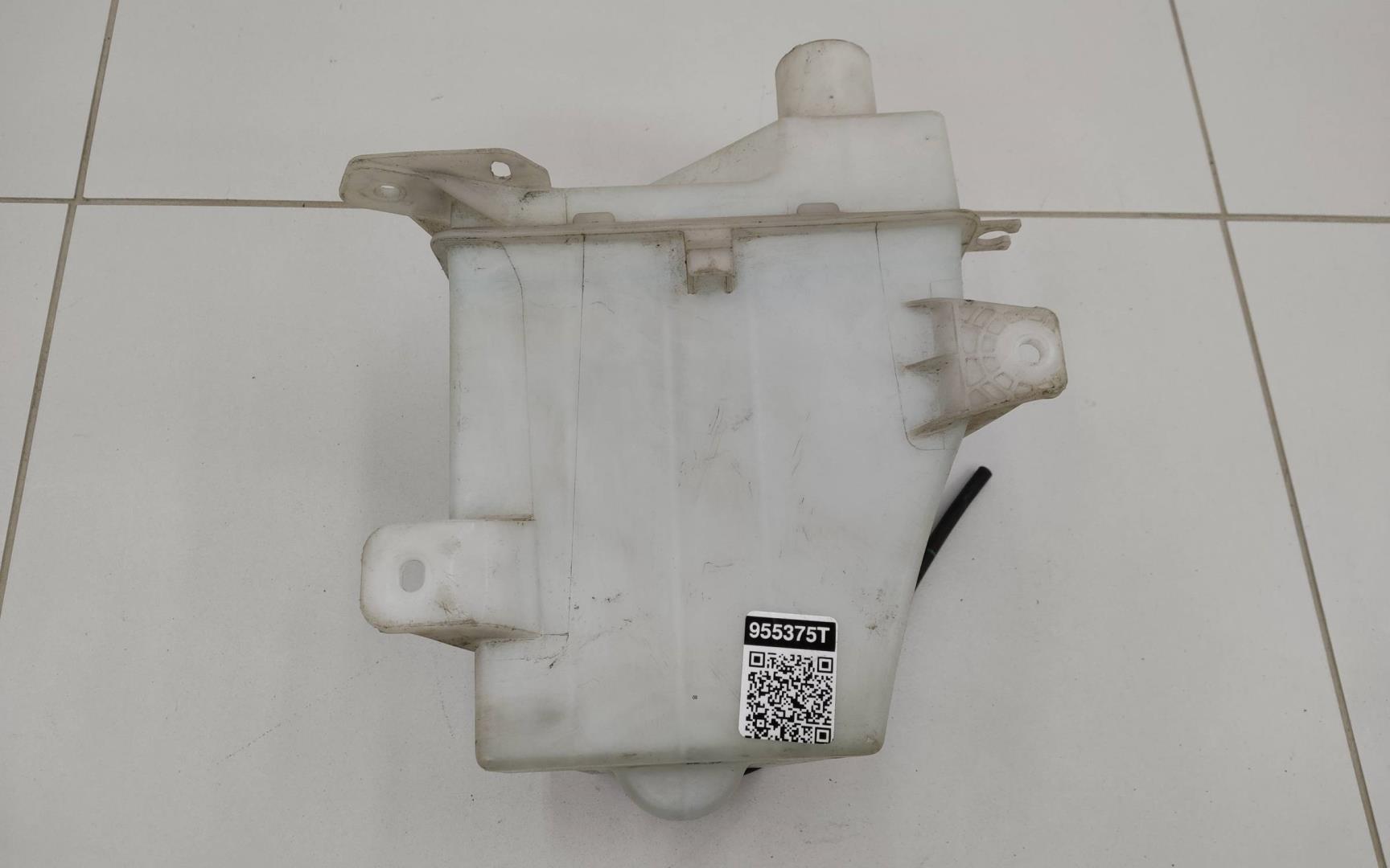 Бачок омывателя лобового стекла