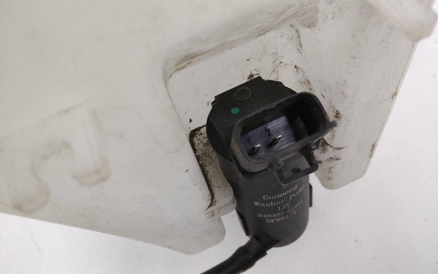 Бачок омывателя лобового стекла