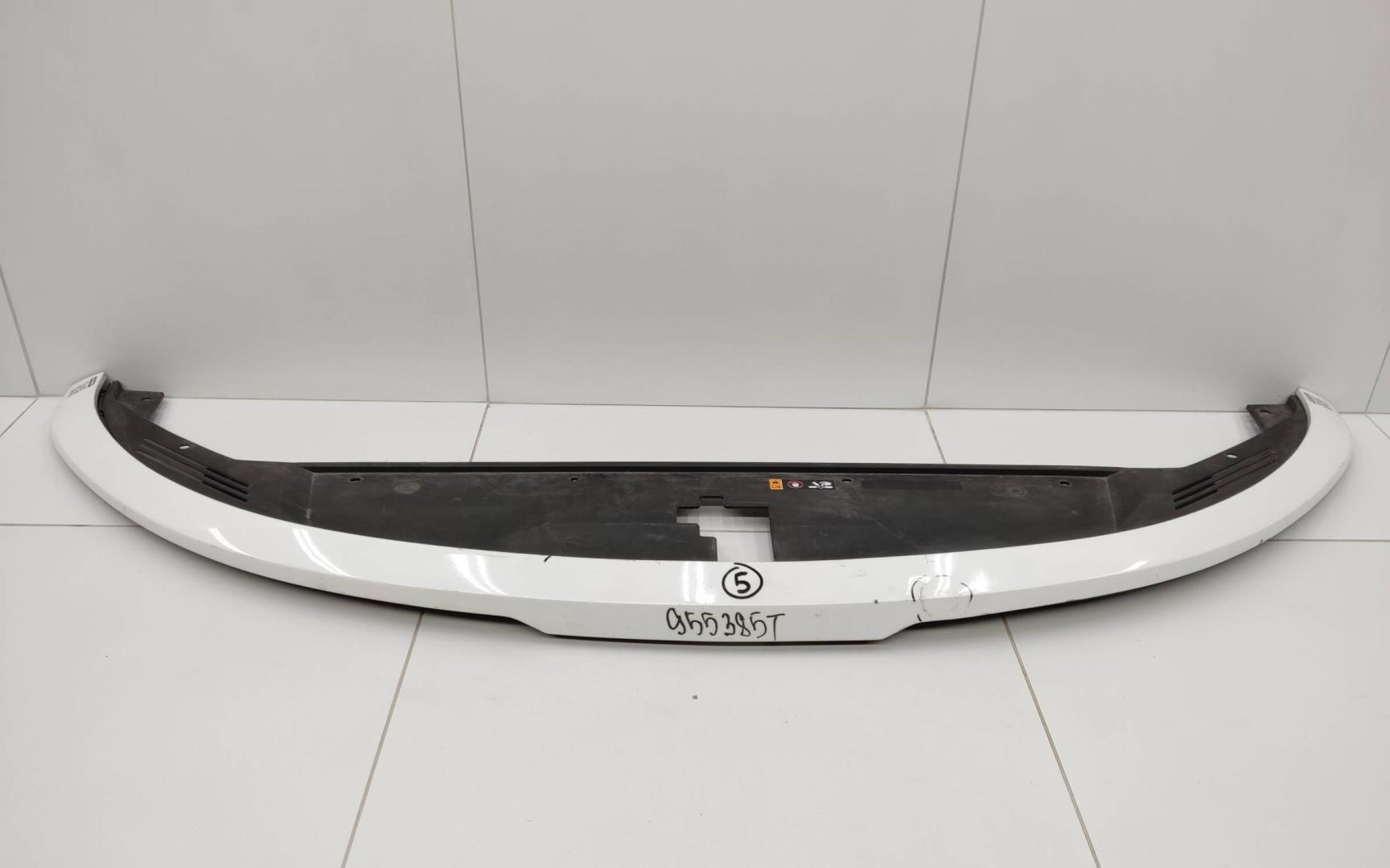 Кожух замка капота