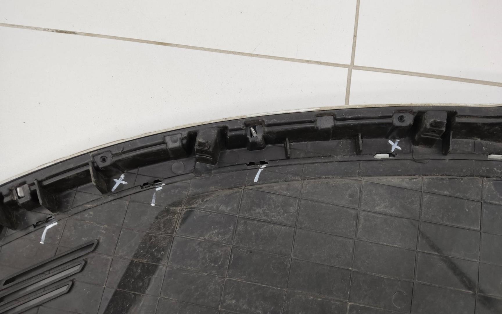 Кожух замка капота