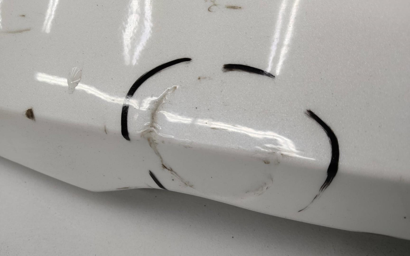 Кожух замка капота