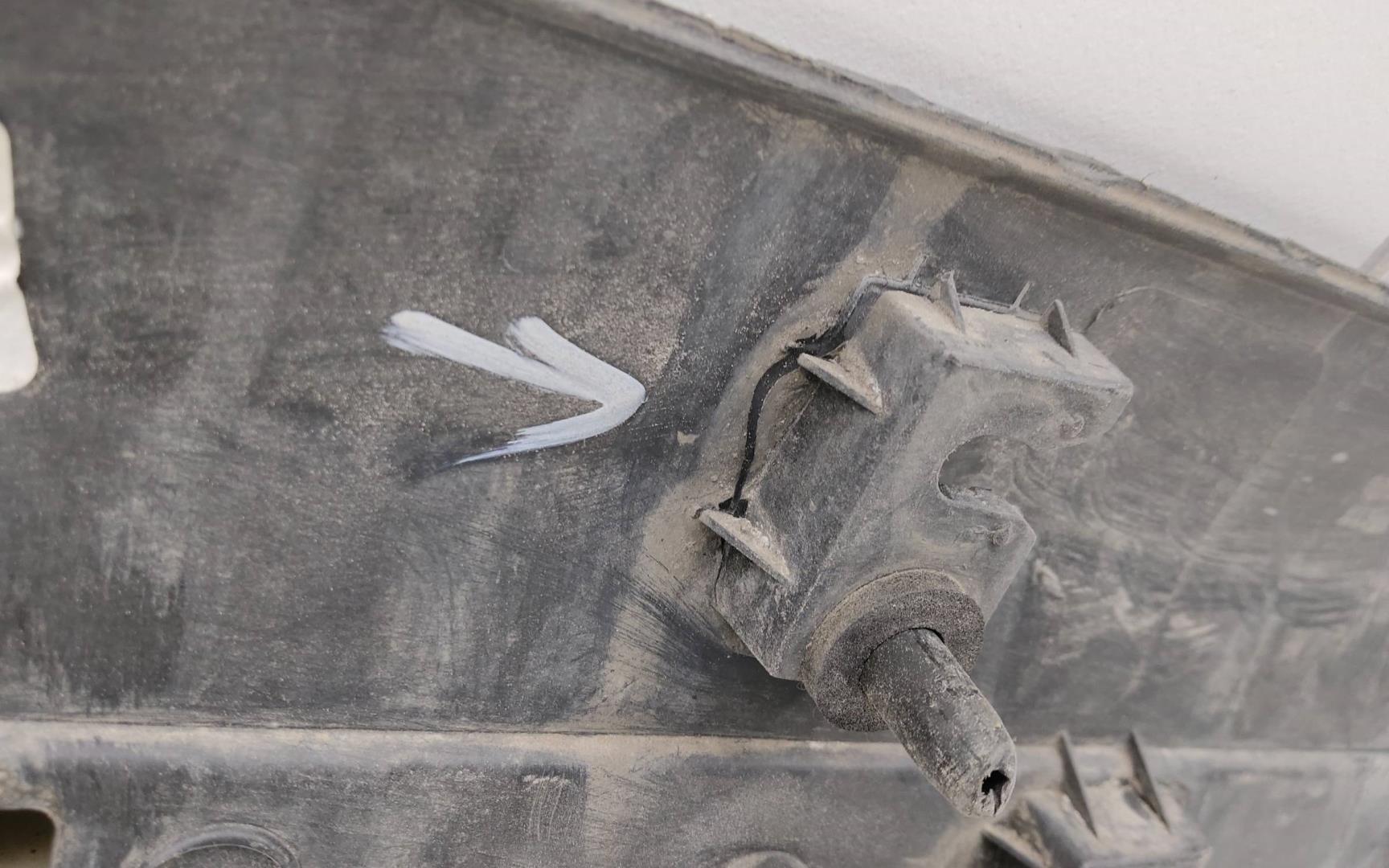 Накладка двери передней правой