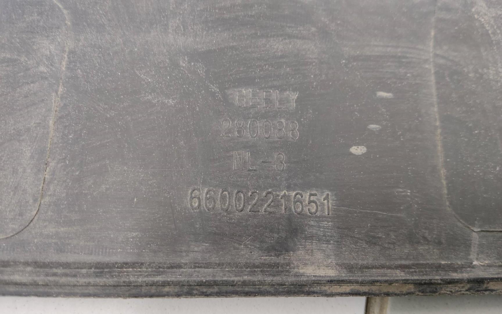 Накладка двери передней правой