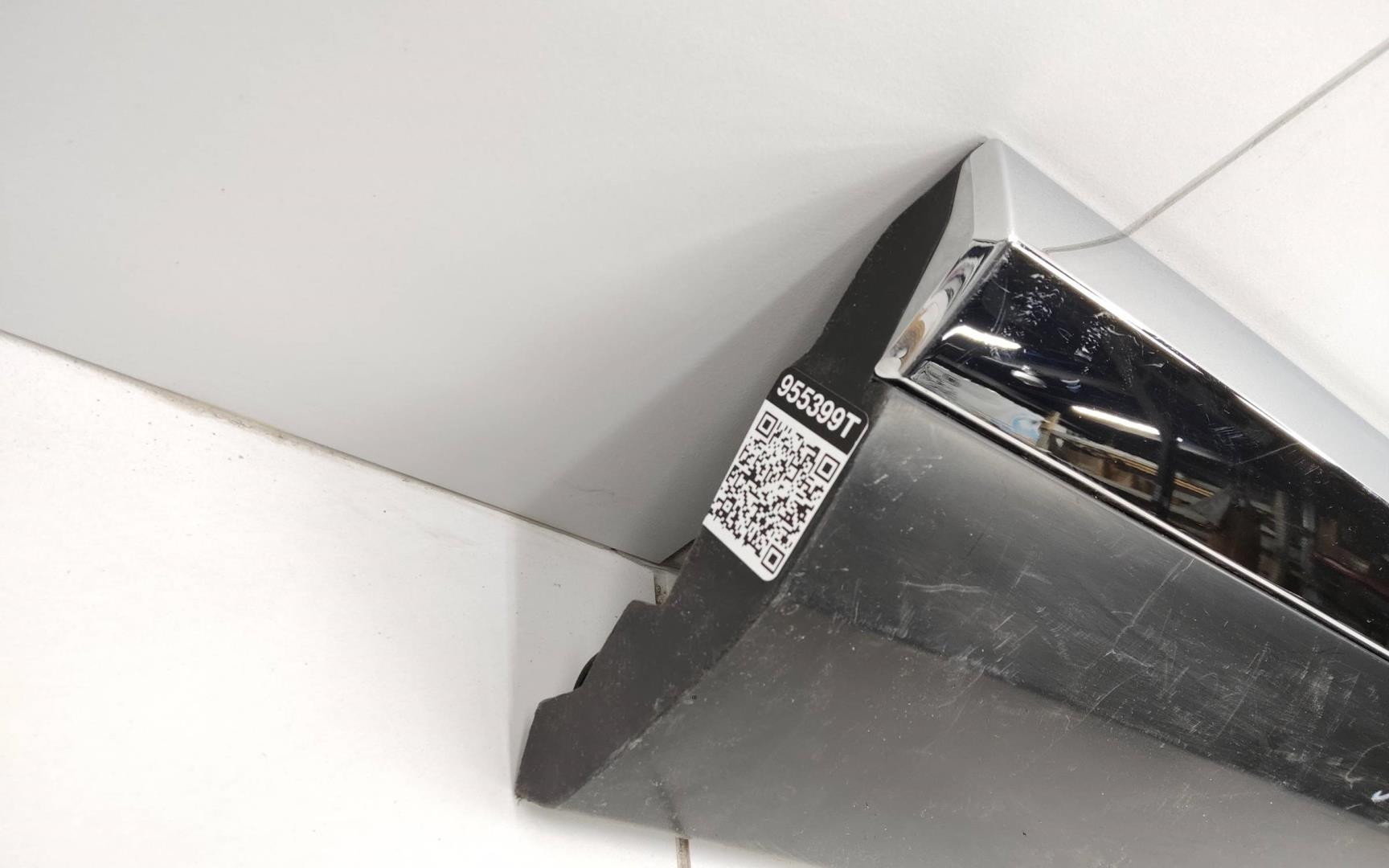 Накладка двери задней левой