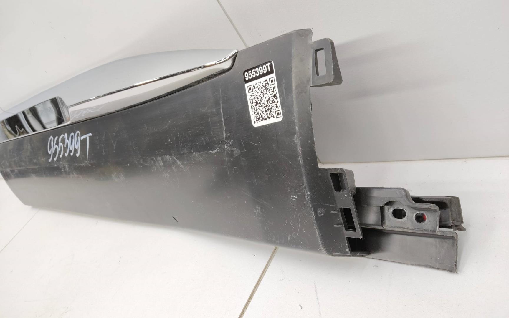 Накладка двери задней левой